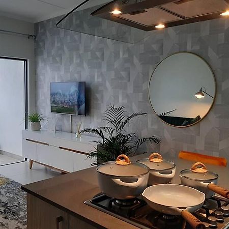 Mikeys Place On New: 2Bed2Bath No.1 With Free Wifinetflix Midrand Exteriér fotografie