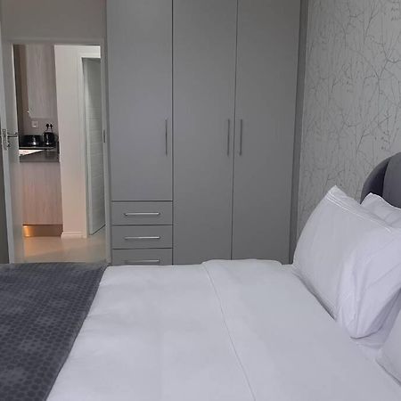 Mikeys Place On New: 2Bed2Bath No.1 With Free Wifinetflix Midrand Exteriér fotografie