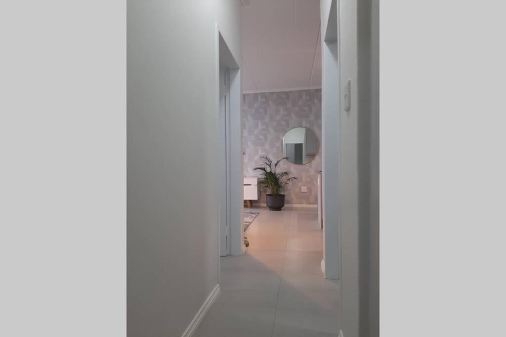 Mikeys Place On New: 2Bed2Bath No.1 With Free Wifinetflix Midrand Exteriér fotografie
