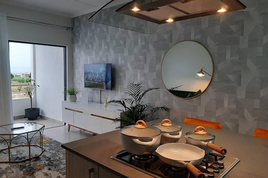 Mikeys Place On New: 2Bed2Bath No.1 With Free Wifinetflix Midrand Exteriér fotografie