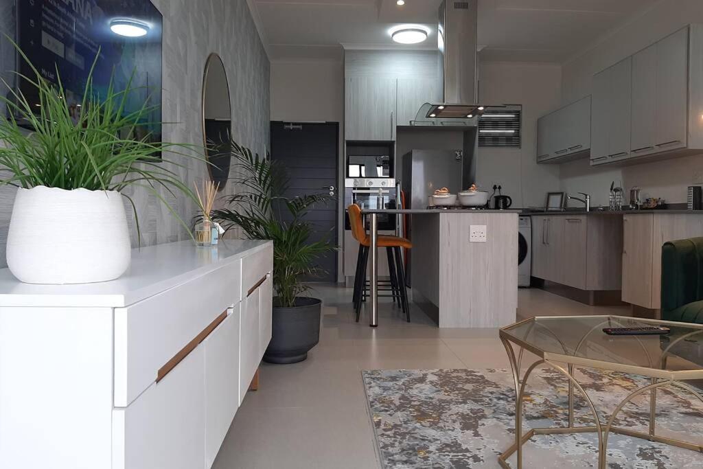 Mikeys Place On New: 2Bed2Bath No.1 With Free Wifinetflix Midrand Exteriér fotografie